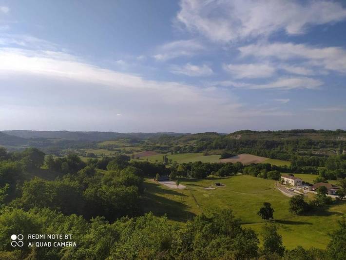 Location de vacances pour 2 personnes, avec piscine et jardin ainsi que vue et vue sur le lac, animaux acceptés à Le Boulvé - 3