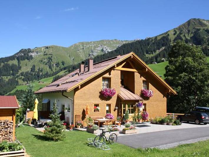 Ferienwohnung für 2 Personen, mit Terrasse und Garten in Schröcken - 2