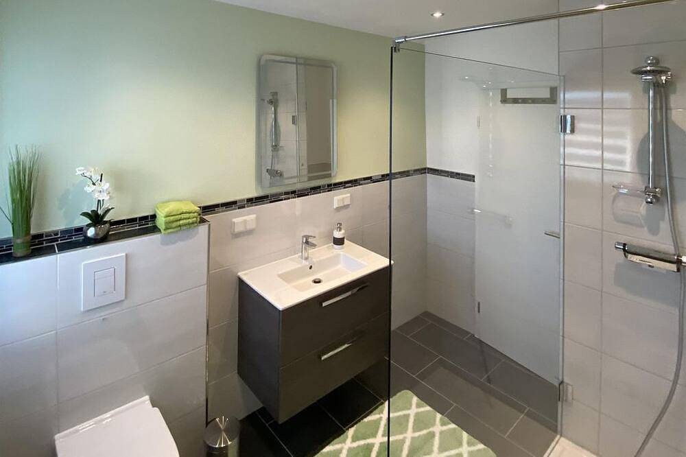 Ganze Wohnung, Ferienwohnung \"Am Knopp\" - Appartement/Fewo, Dusche und Bad, Wc, 2 Schlafräum in Pirmasens, Pfalz