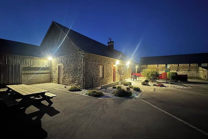 Location de vacances pour 14 personnes à Livré-la-Touche