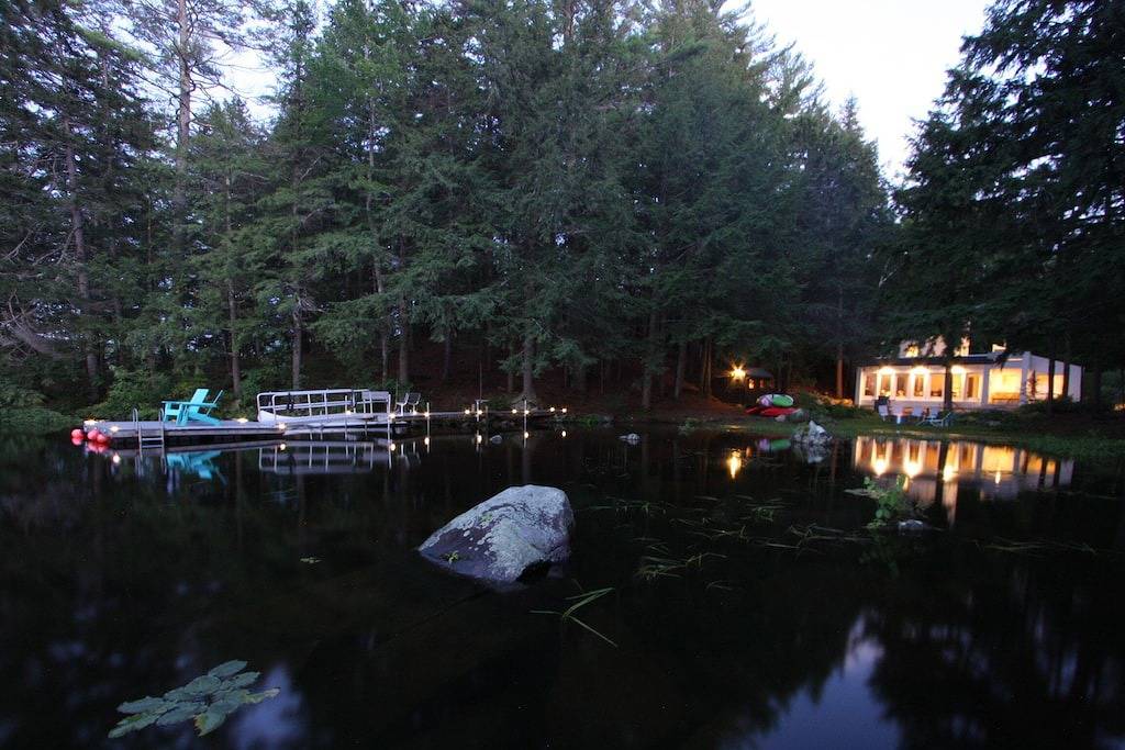 Modern Lake House on Secluded Cove with Private Peninsula in Enfield, Grafton County