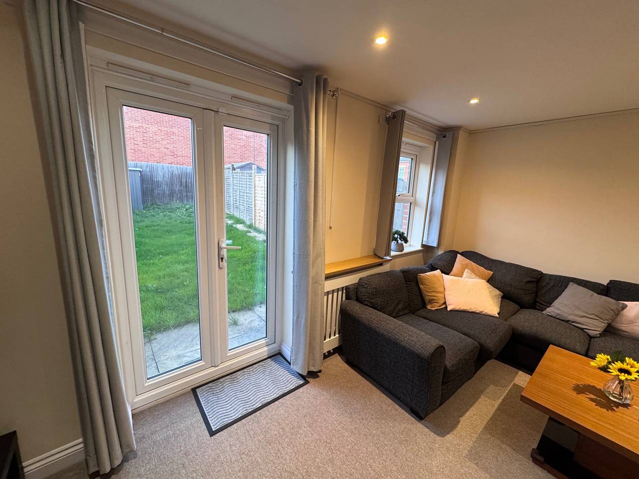 Serene Cirrus Retreat in Reading in Shinfield, Berkshire