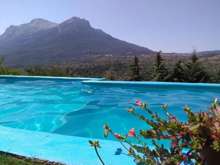 Agriturismo per 7 persone, con Terrazza e Giardino nonché Piscina e Panorama in Provincia di Nuoro
