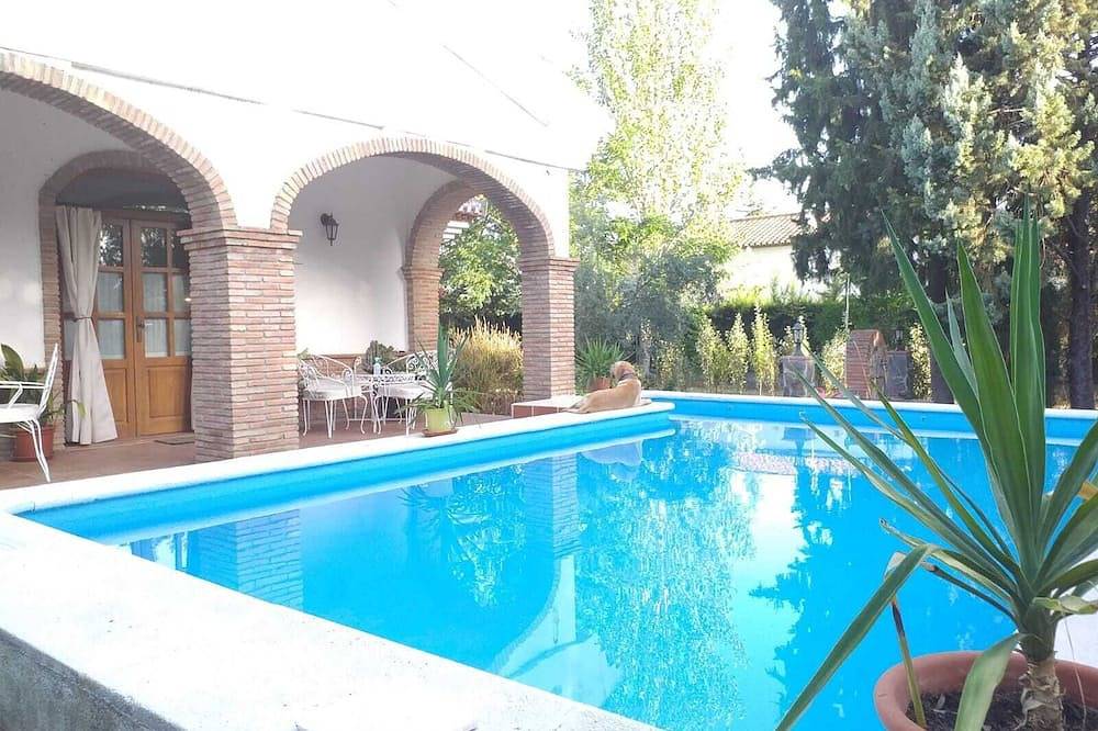 Casa rústica junto a Granada. Encanto y naturaleza in Atarfe, Provincia de Granada