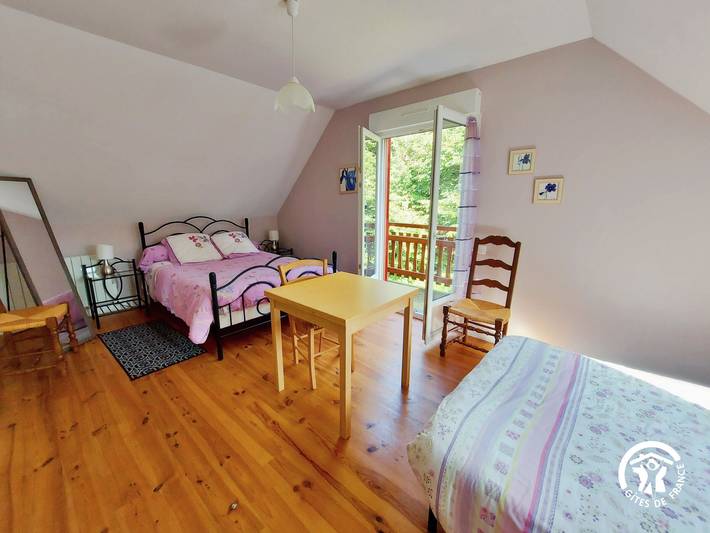 Gîte nature 8 pers avec pêche, piscine chauffée et étangs, idéal Pmr et familles in Saint-Thomas-de-Courceriers, Mayenne