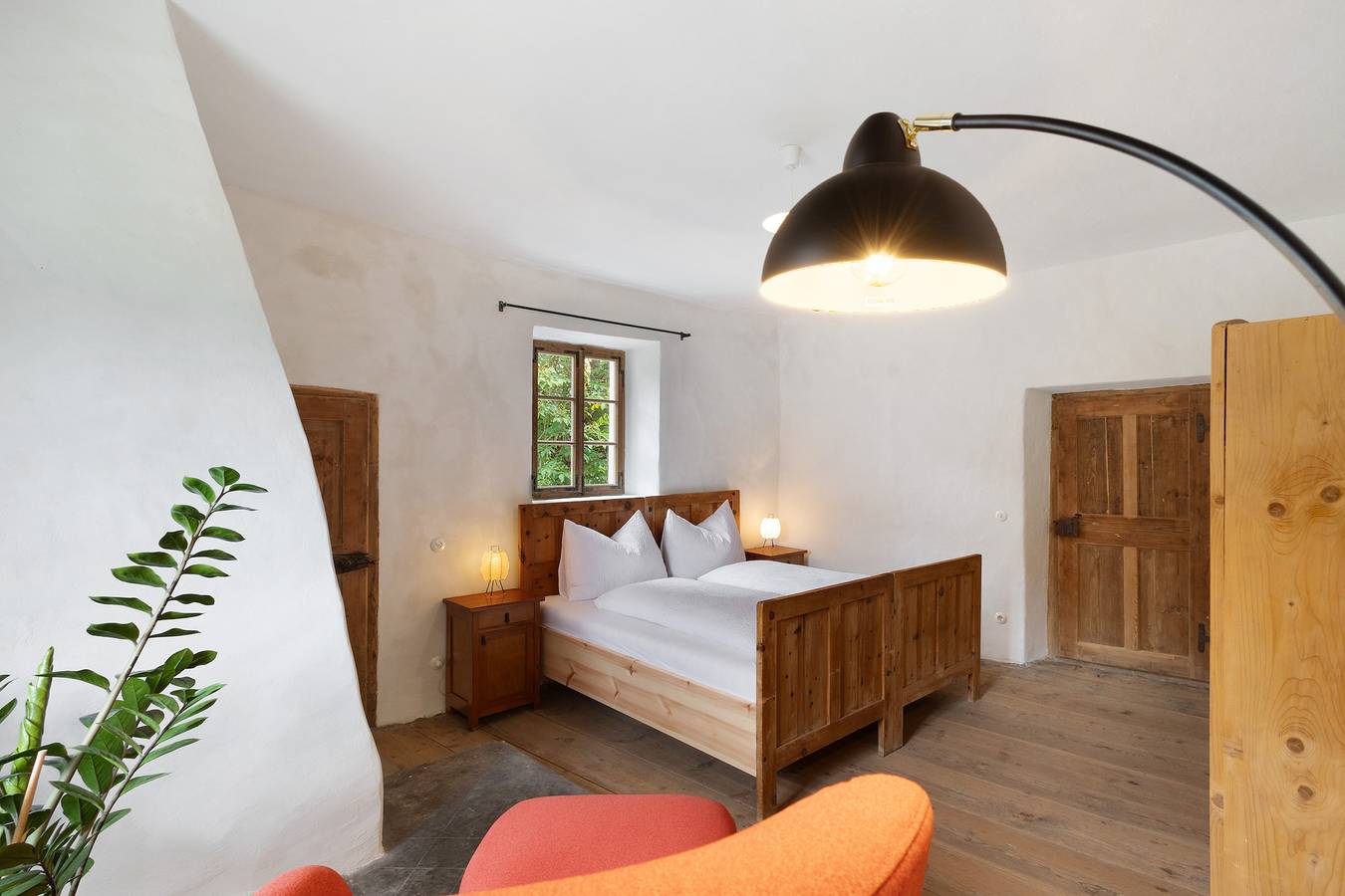 Ganze Wohnung, Ferienwohnung 'Ansitz Baumannhof Gotik' mit Bergblick, Gemeinschaftsgarten und Wlan in Issing, Pfalzen