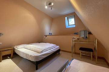 Villa pour 12 Personnes dans Saint-Jacques-des-Blats, Massif central, Photo 4