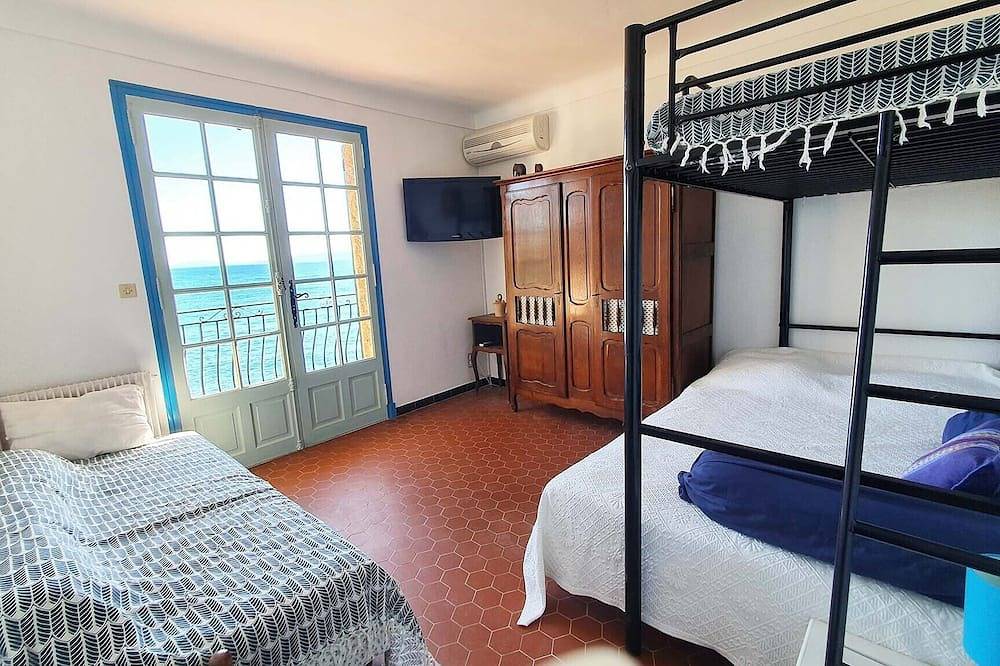 Appartement entier, Studio Flots Bleus, 4pers Terrasse sur mer, vue exceptionnelle, Saint-Raphaël in Saint-Raphaël, Massif de l'Esterel