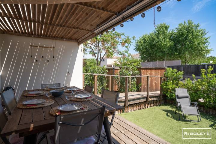Villa pour 6 personnes, avec jardin et piscine, adapté aux familles