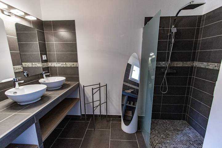 Appartement entier, New accommodation, summer kitchen, terrace, garden in Olmeto, Arrondissement de Sartène