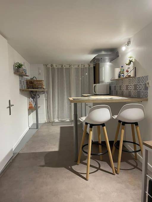 Appartement entier, Appartement T1 renové in Gigean, Côte méditerranéenne (France)