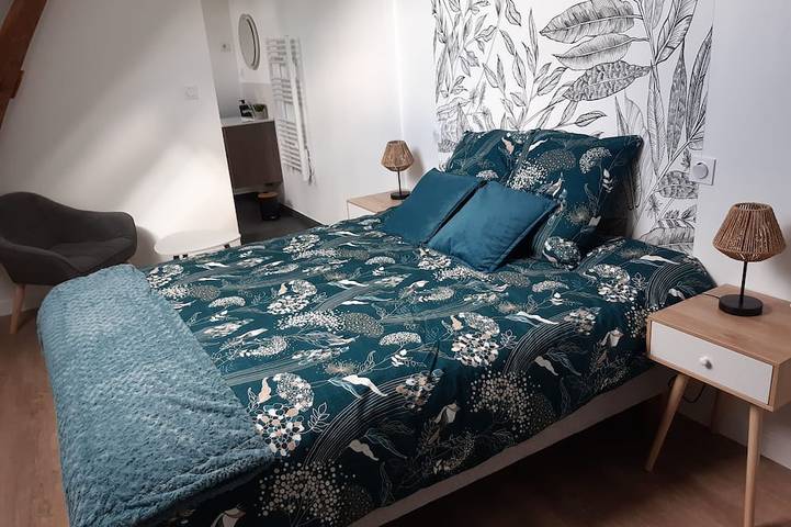 Gîte pour 6 personnes, avec jardin ainsi que piscine et terrasse à Noyant-de-Touraine - 4