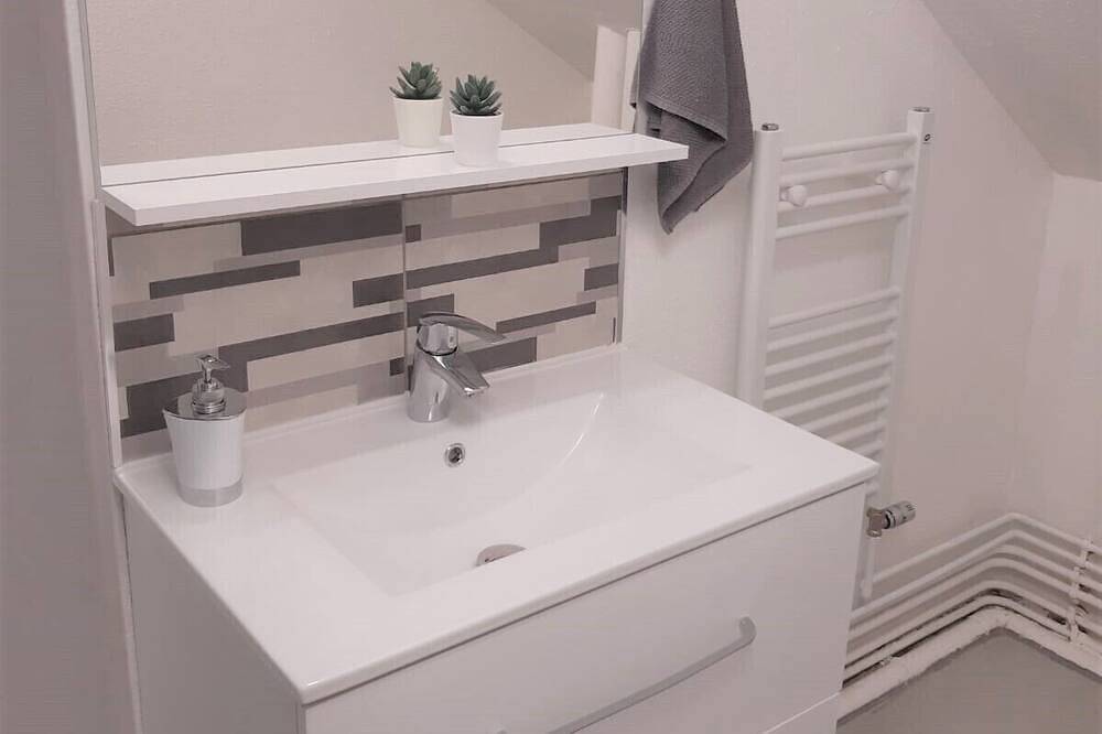 Entire apartment, Comfort Stay Basel Aiport 3B46 in Saint-Louis, Mulhouse region