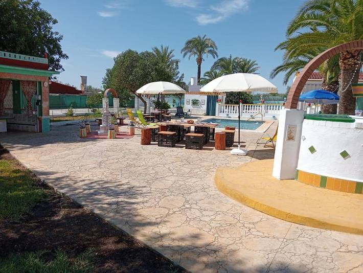 Casa rural para 12 personas, con jardín y piscina, Se admiten mascotas en Utrera - 3