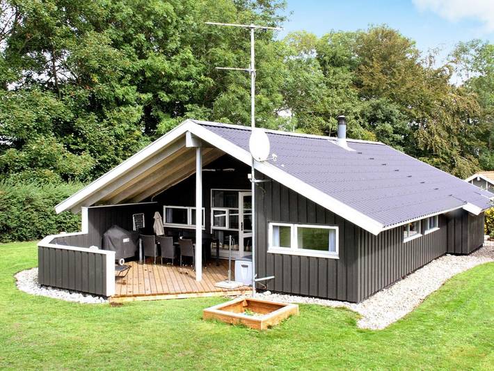 Ferienhaus für 8 Personen, mit Terrasse und Sauna in Mommark
