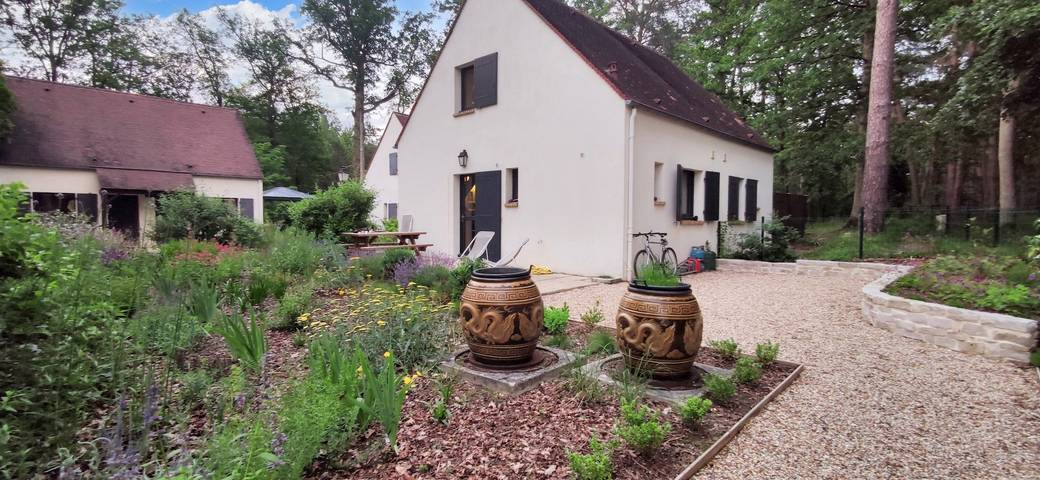 Gîte pour 3 personnes, avec jardin et terrasse à Arbonne-la-Forêt