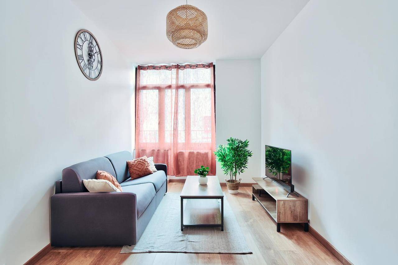Appartement entier, Two-Bedroom Apartment in Rive-de-Gier, Parc Naturel Régional du Pilat