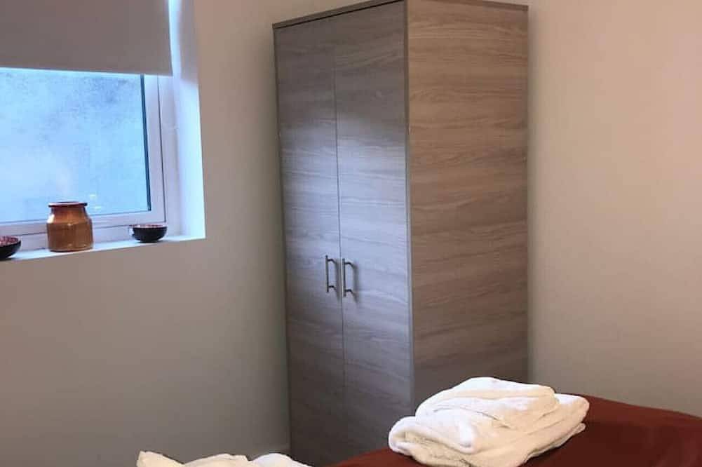 Entire apartment, Winter Gardens Service Apartment 1 bed Studio in Blackpool Pleasure Beach, North West England