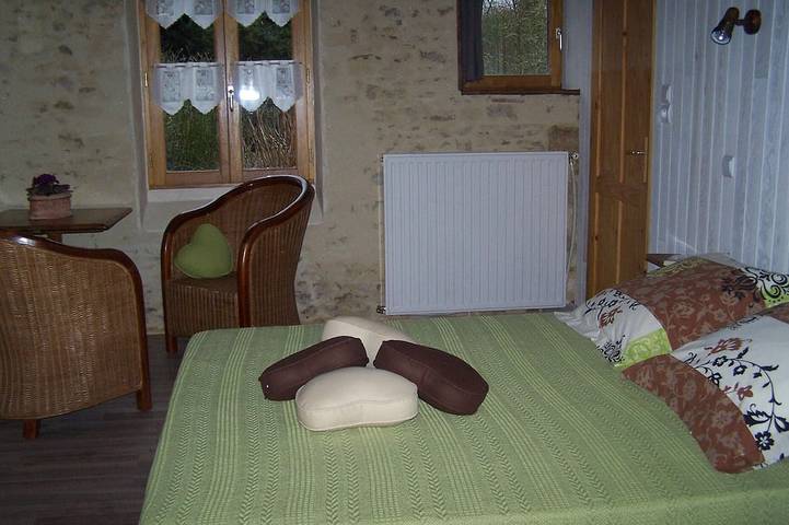 Gîte pour 2 personnes, avec terrasse et jardin à Bazoges-en-Pareds - 2