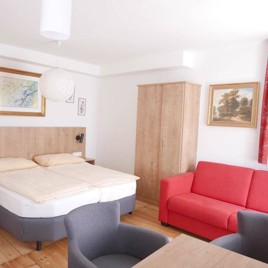 Ganze Wohnung, Appartement Katharina 2 Personen Hallein bei Salzburg in Göllstock, Hallein