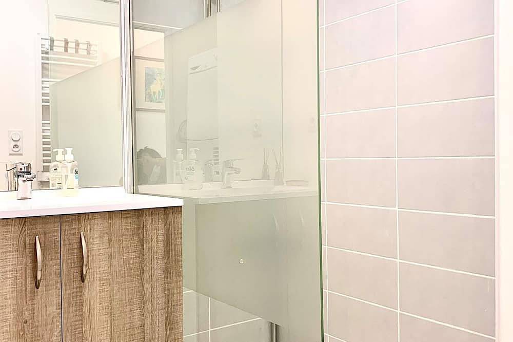 Entire apartment, Comfort 3* near beach, air conditioning and parking in Mèze in Mèze, Côte d'Améthyste