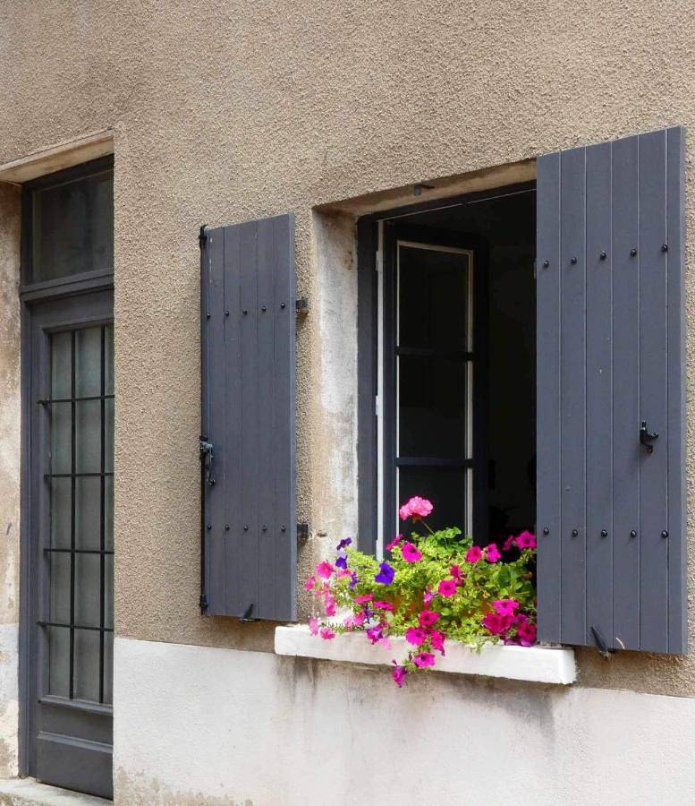 Appartement entier, One-Bedroom Apartment in Sancerre, Région de Bourges