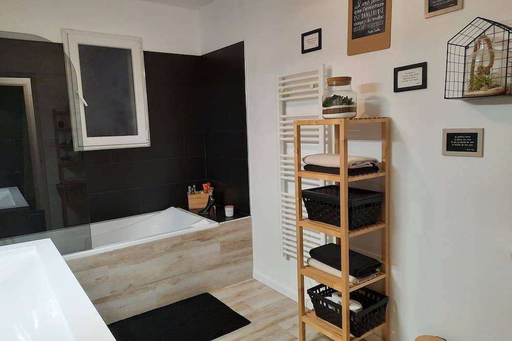 Whole house between Aix and Cassis in Meyreuil, Aix-en-Provence und Umgebung