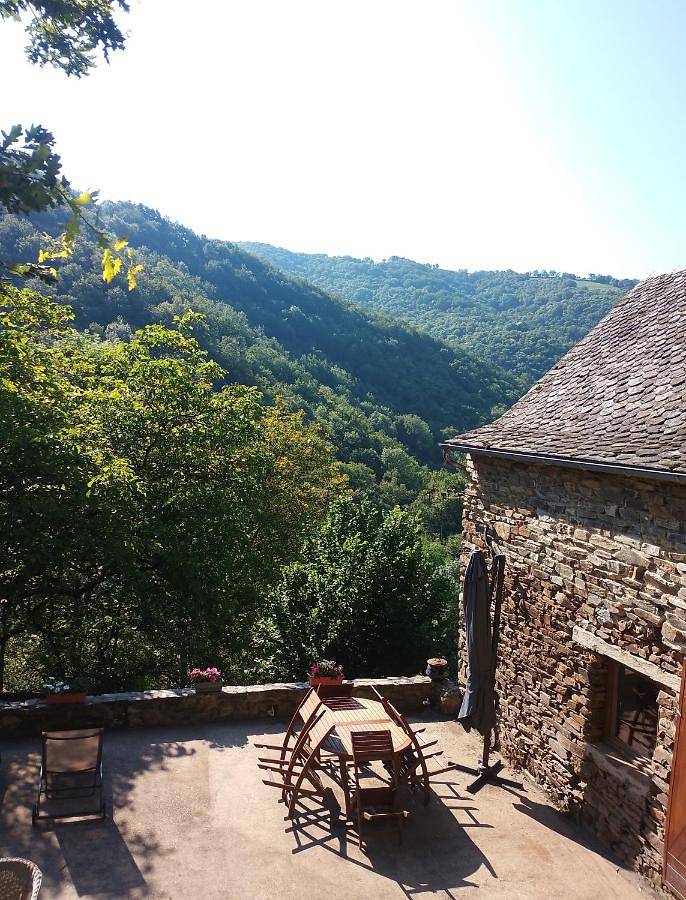 Location de vacances pour 5 personnes, avec jardin et vue à Coubisou - 2