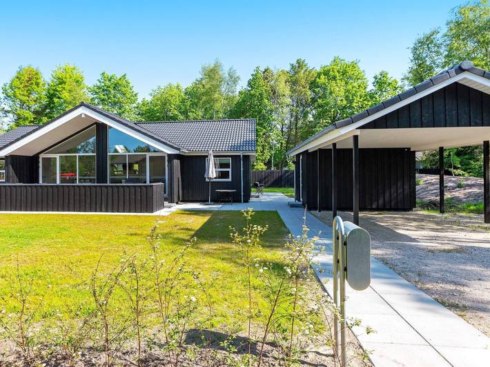 Feriehus for 8 personer, med Jacuzzi og Terrasse i Hou
