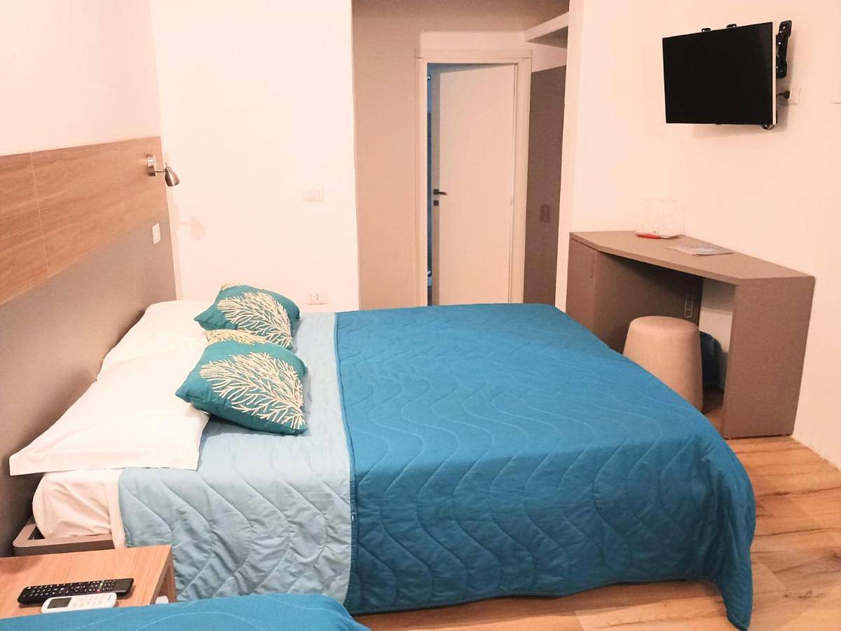 Triple Room with Private Bathroom in Pittulongu, Olbia