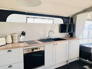 Luxus-zelt für 7 Personen in Zentral-Wales, Powys, Bild 1