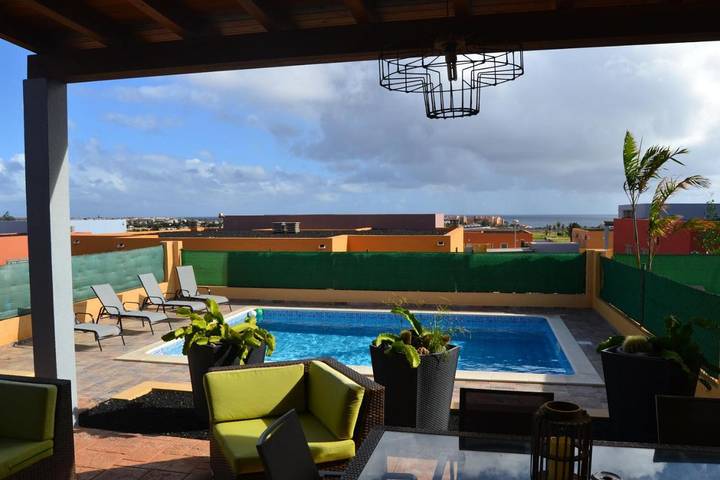 Chalet para 6 personas, con piscina además de jardín y vistas en Las Salinas