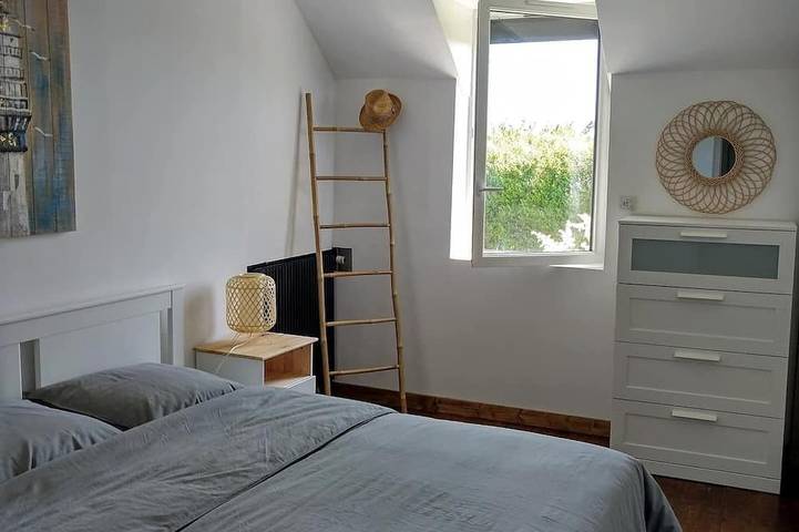Ferienhaus für 6 Personen, mit Terrasse und Garten in Surville