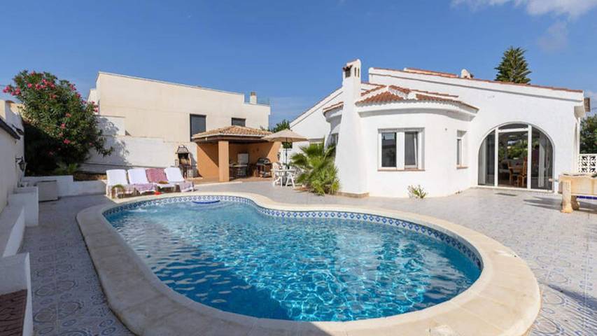 Gîte pour 7 personnes, avec piscine et jardin dans Formentera De Segura - 2