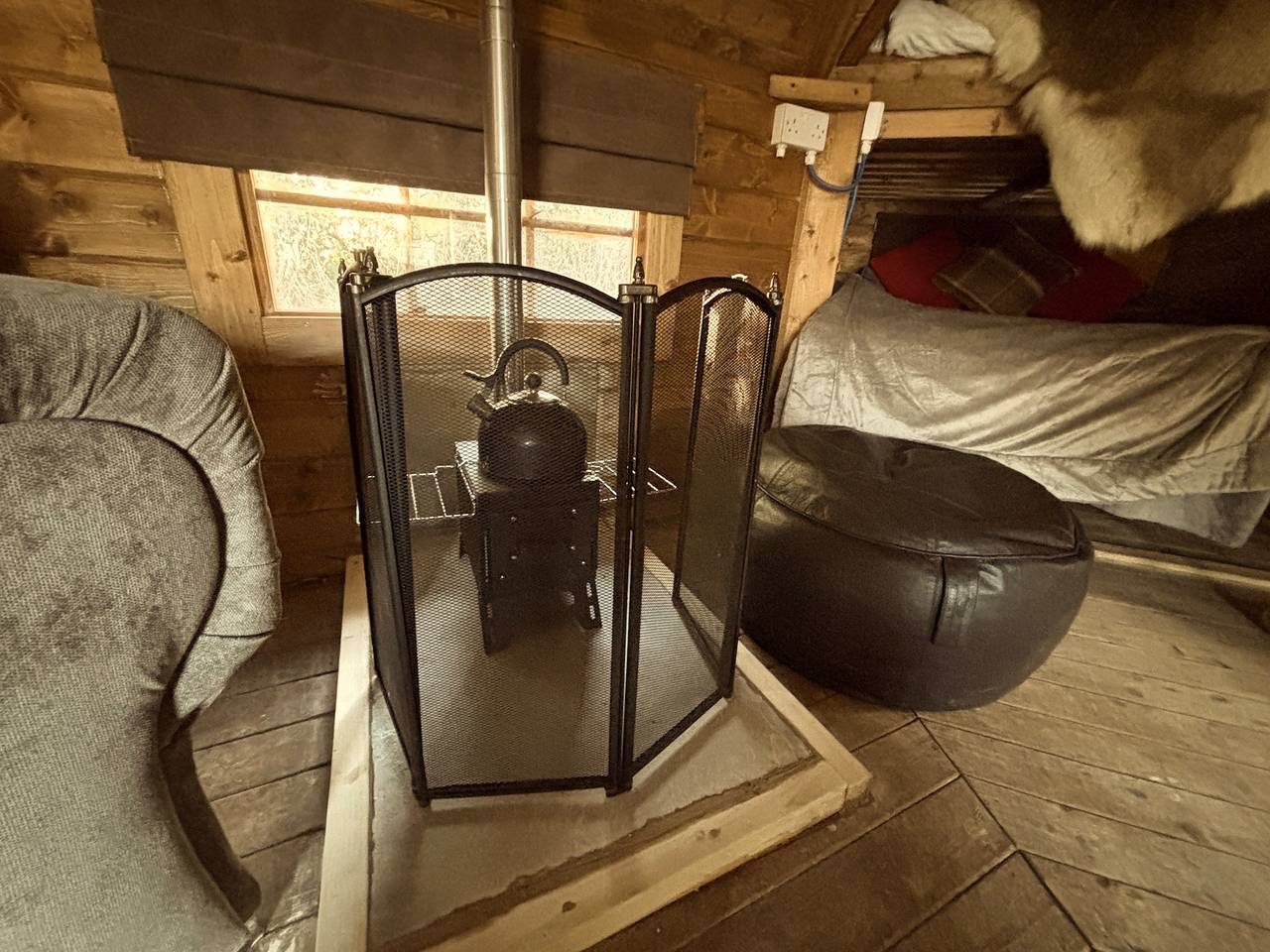 Hobbit Haven Hot Tub and Countryside Bliss in Insel Anglesey