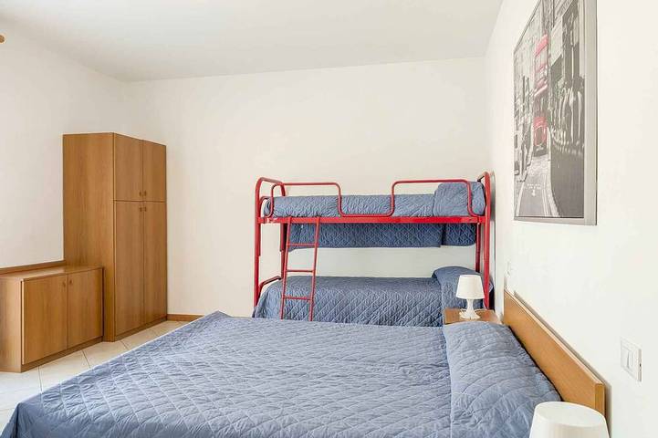 Ganze Wohnung, Ferienwohnung mit Balkon und Klimaanlage in Ufficio 1-bis, Lignano Sabbiadoro