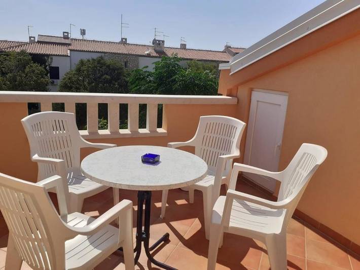 Gîte pour 3 personnes, avec vue et jardin à Gajac - 3