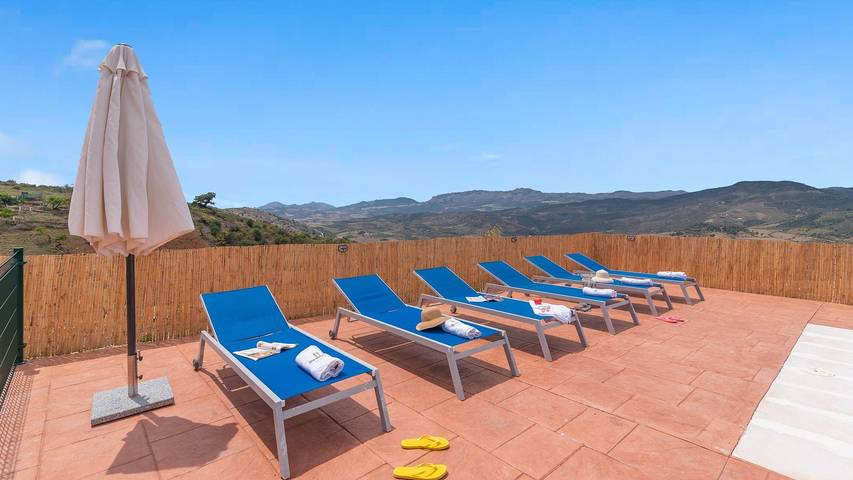 Casa rural para 12 personas, con piscina y balcón/terraza, Se admiten mascotas en Casabermeja - 2