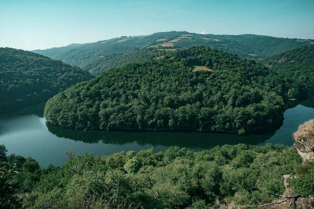 Lake House I // Alauzet Ecolodge + Nature spa in Castelnau-de-Mandailles, Parc naturel régional de l'Aubrac