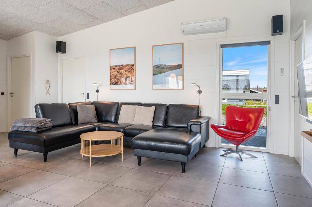 Modernes Ferienhaus mit Sauna und Whirlpool für 2 Familien mit Hund in Hvide Sande, Holmsland Klit