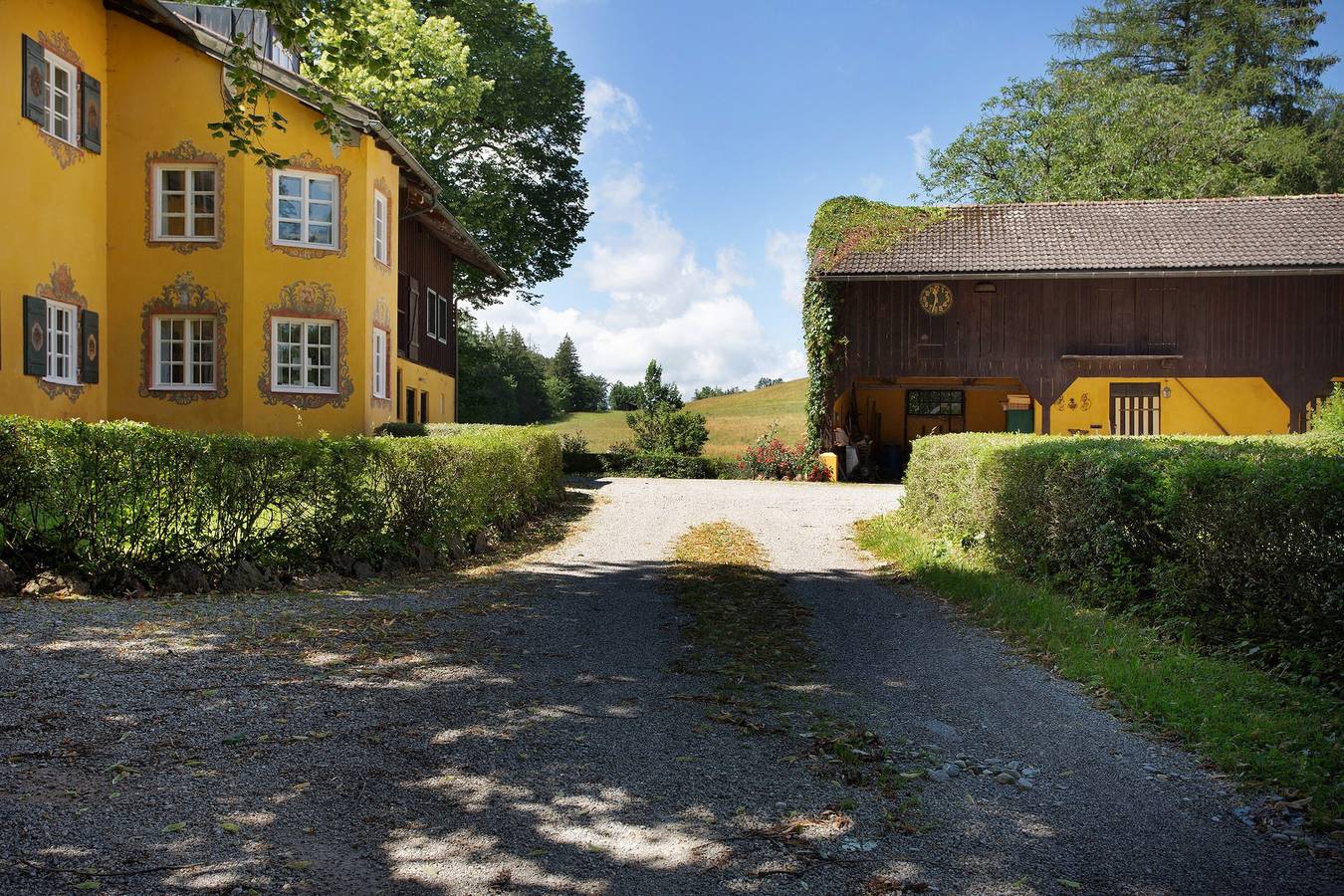 Country House 'Gutshof an der Alten Linde' with Garden and Wi-Fi in Siegsdorf, Bavarian Alps
