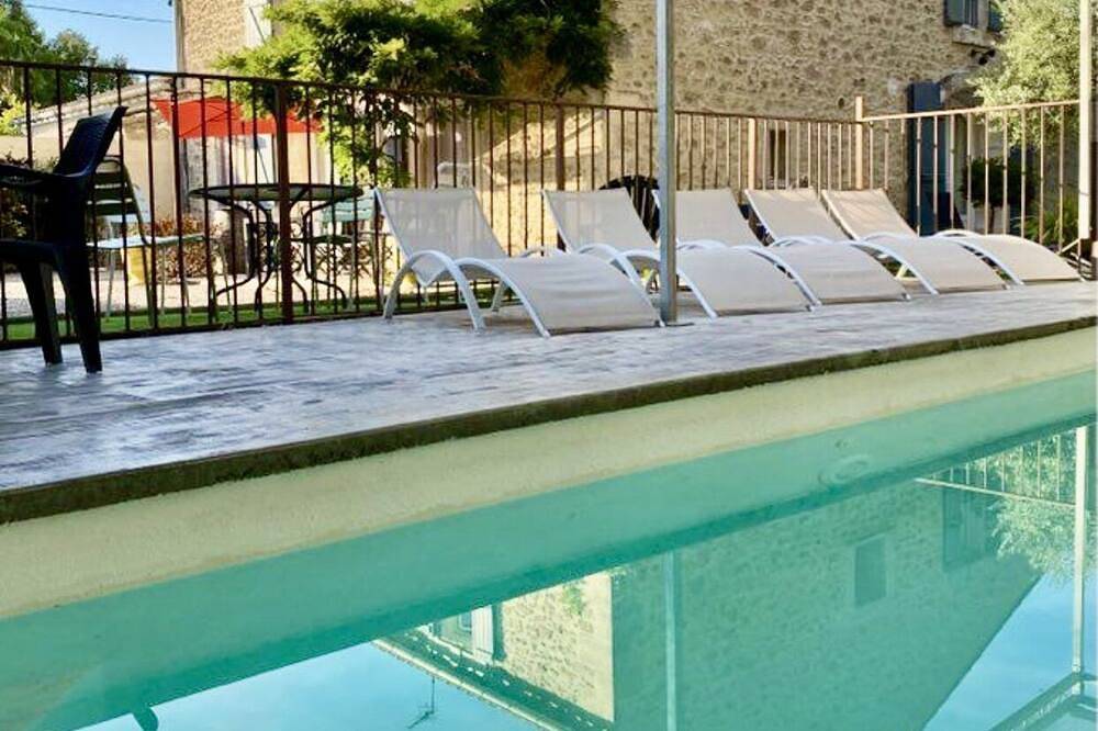 Ruhiges Haus mit privatem Pool und Nebengebäude Whirlpool für bis zu 10 Personen in Caux, Mittelmeerküste (Frankreich)