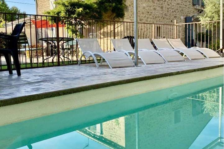 Location de vacances pour 11 personnes, avec jardin et jacuzzi, animaux acceptés à Caux