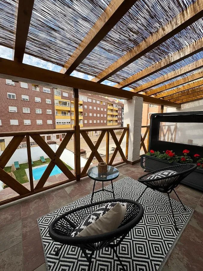 Casa de huéspuedes para 2 personas, con piscina además de jardín y terraza - 1