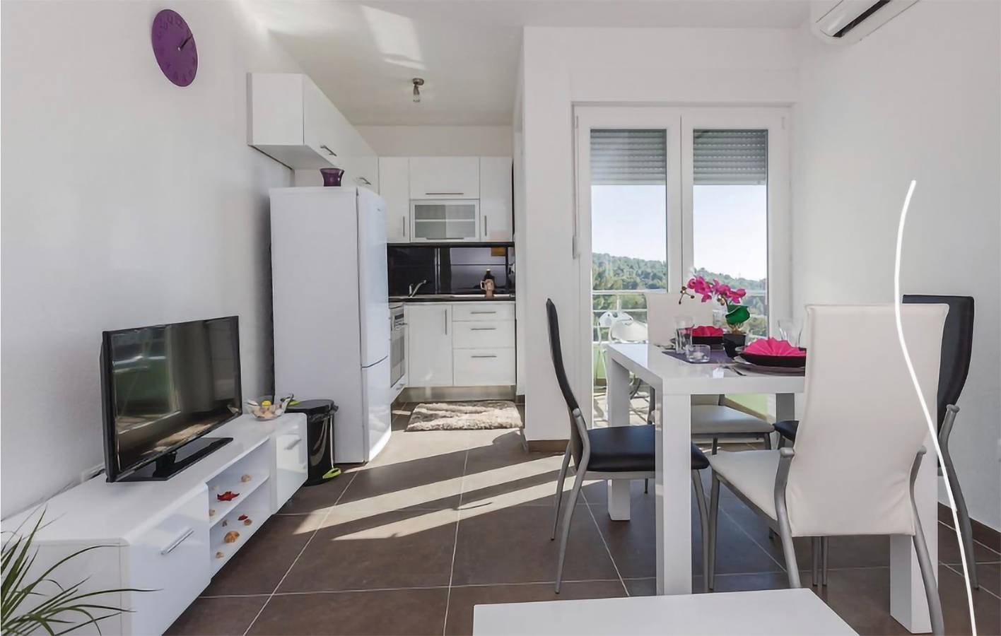 Entire holiday apartment, Sea View Apartment with Pool & Terrace, 2km from Beach in Trogir, Ciovo