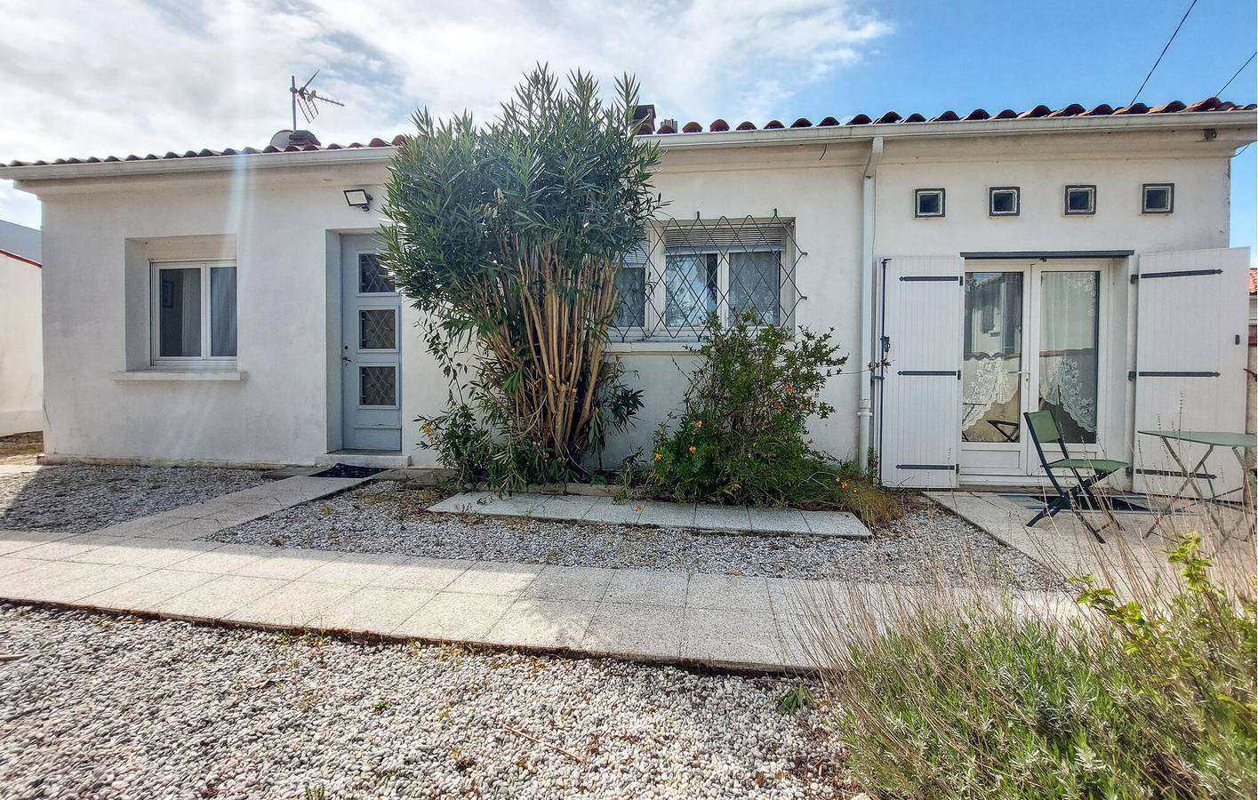 Gemütliche 1-Zimmer-Wohnung mit Garten, WLAN und 1 km Entfernung zum Strand von Foncillon in Royan, Côte de Beauté