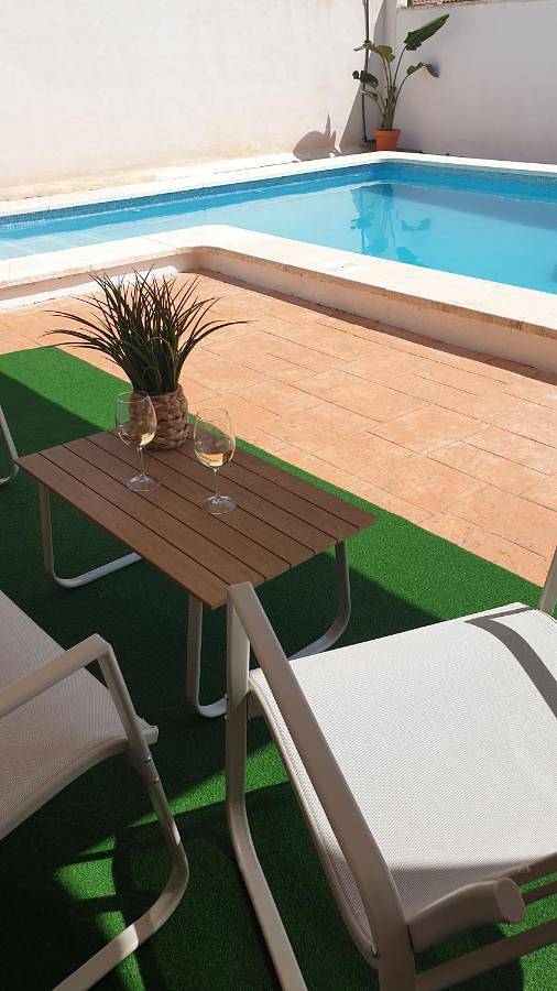 Casa rural para 8 personas, con piscina además de terraza y jardín en Campo de Turia - 3