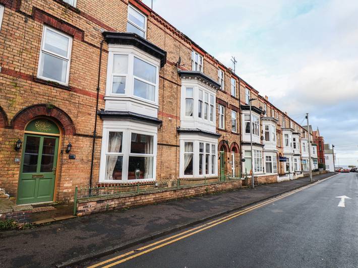 Log cabin for 14 people, with garden in Filey
