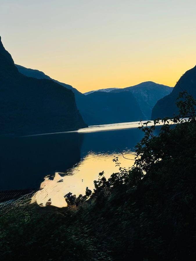 Nyrestaurert hus fra 1700-tallet in Sognefjord