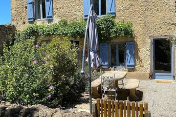 Gîte pour 6 personnes, avec jardin et jacuzzi à Lafage (Aude)